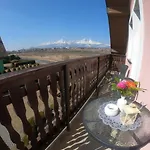 Maria *