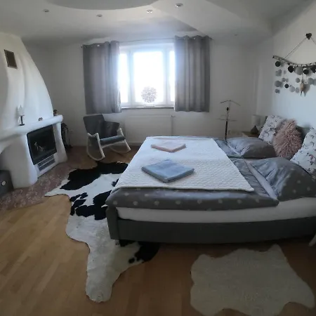 Maria * 韦尔卡鲁穆尼卡